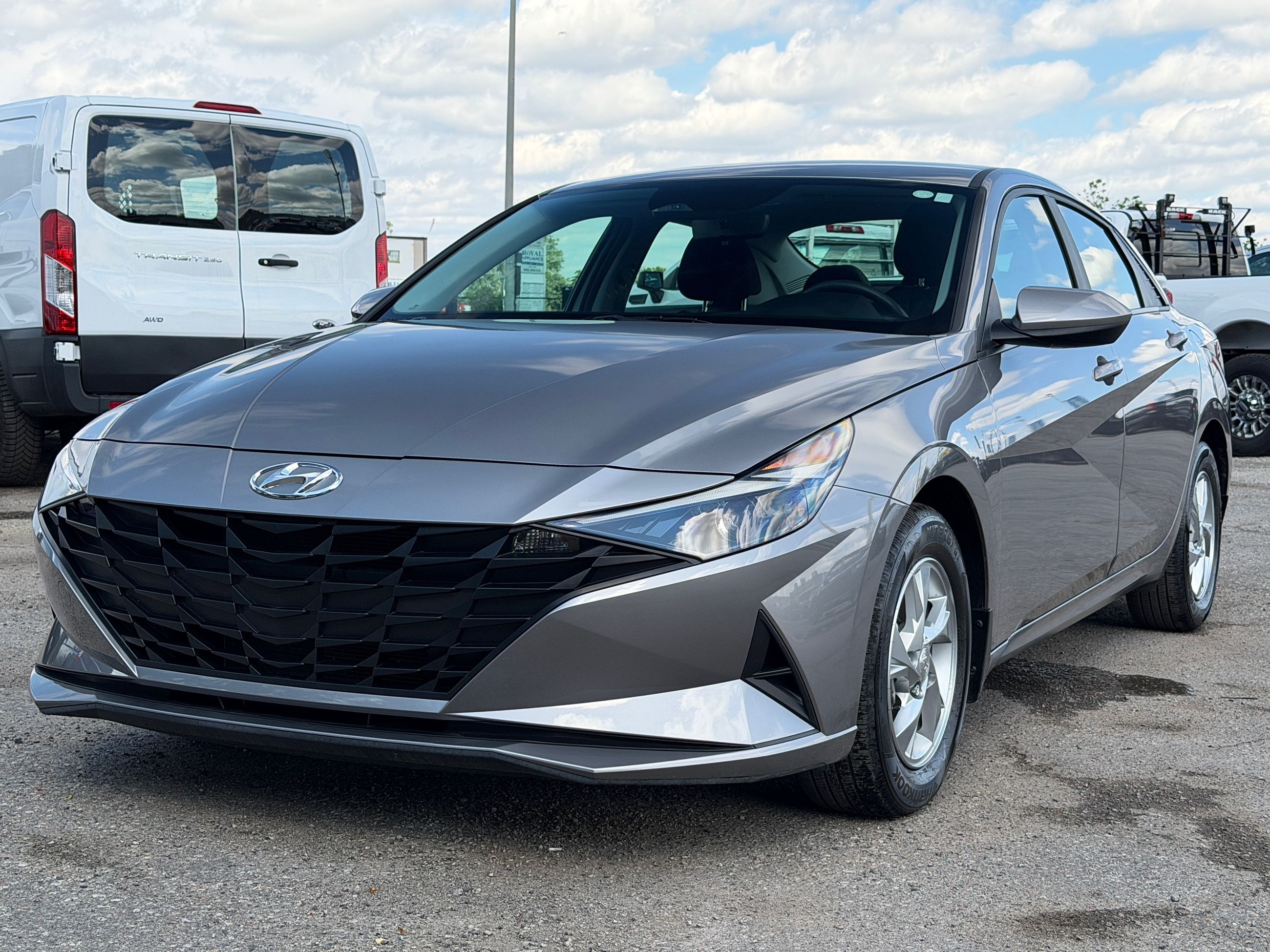 2023 Hyundai Elantra Essential