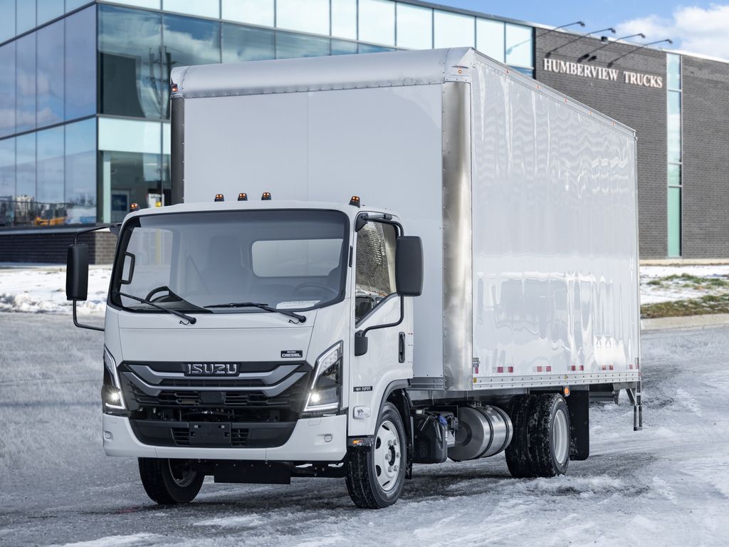 2025 Isuzu NRR New 25MY Isuzu 20' Body with Liftgate/Walk-ramp