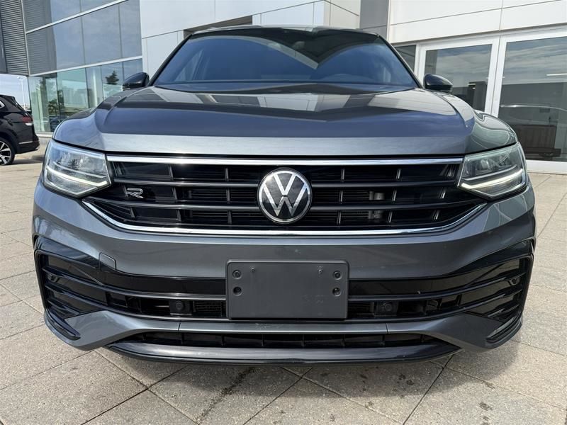 Photo 2022 Volkswagen Tiguan Comfortline R-Line Black 2.0T 8sp at w/Tip 4M #2