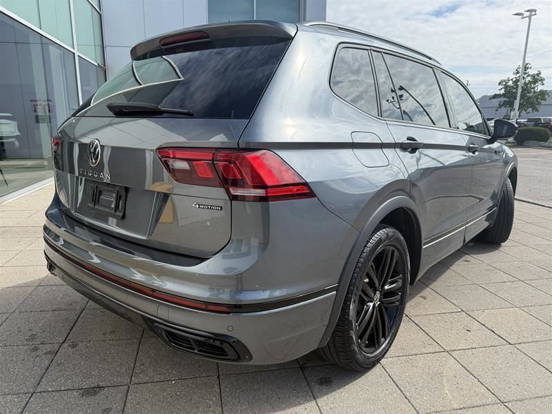 Photo 2022 Volkswagen Tiguan Comfortline R-Line Black 2.0T 8sp at w/Tip 4M #7