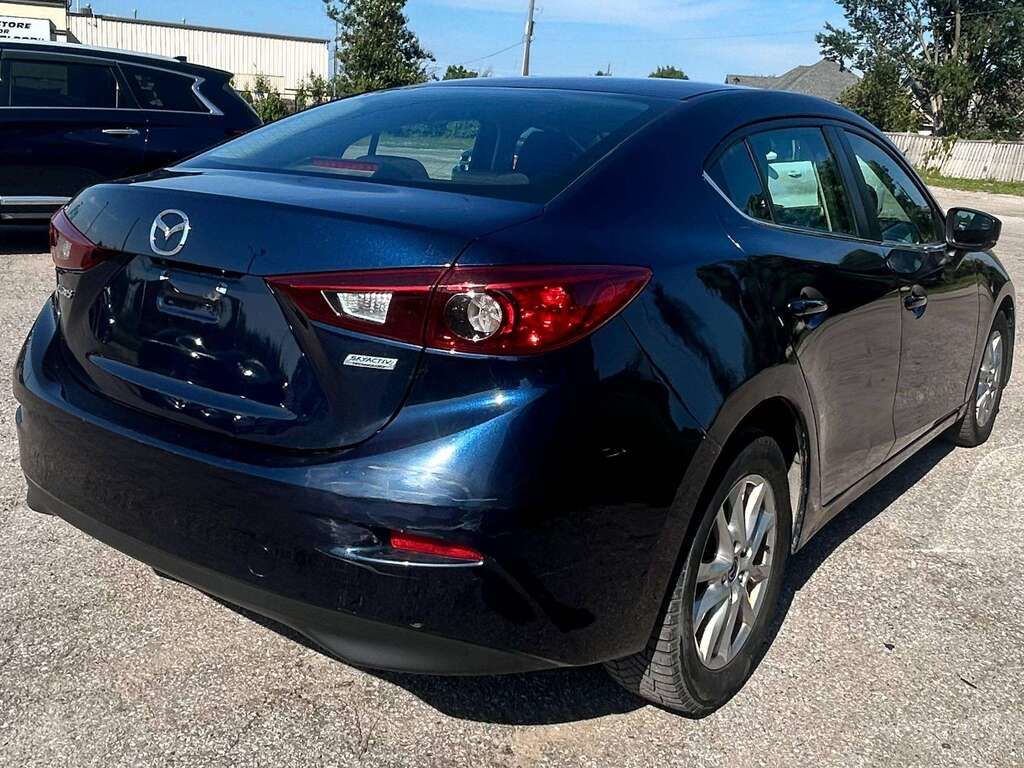 Photo 2018 Mazda Mazda3 GS #8