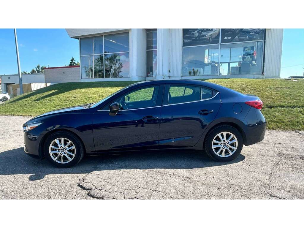 Photo 2018 Mazda Mazda3 GS #3