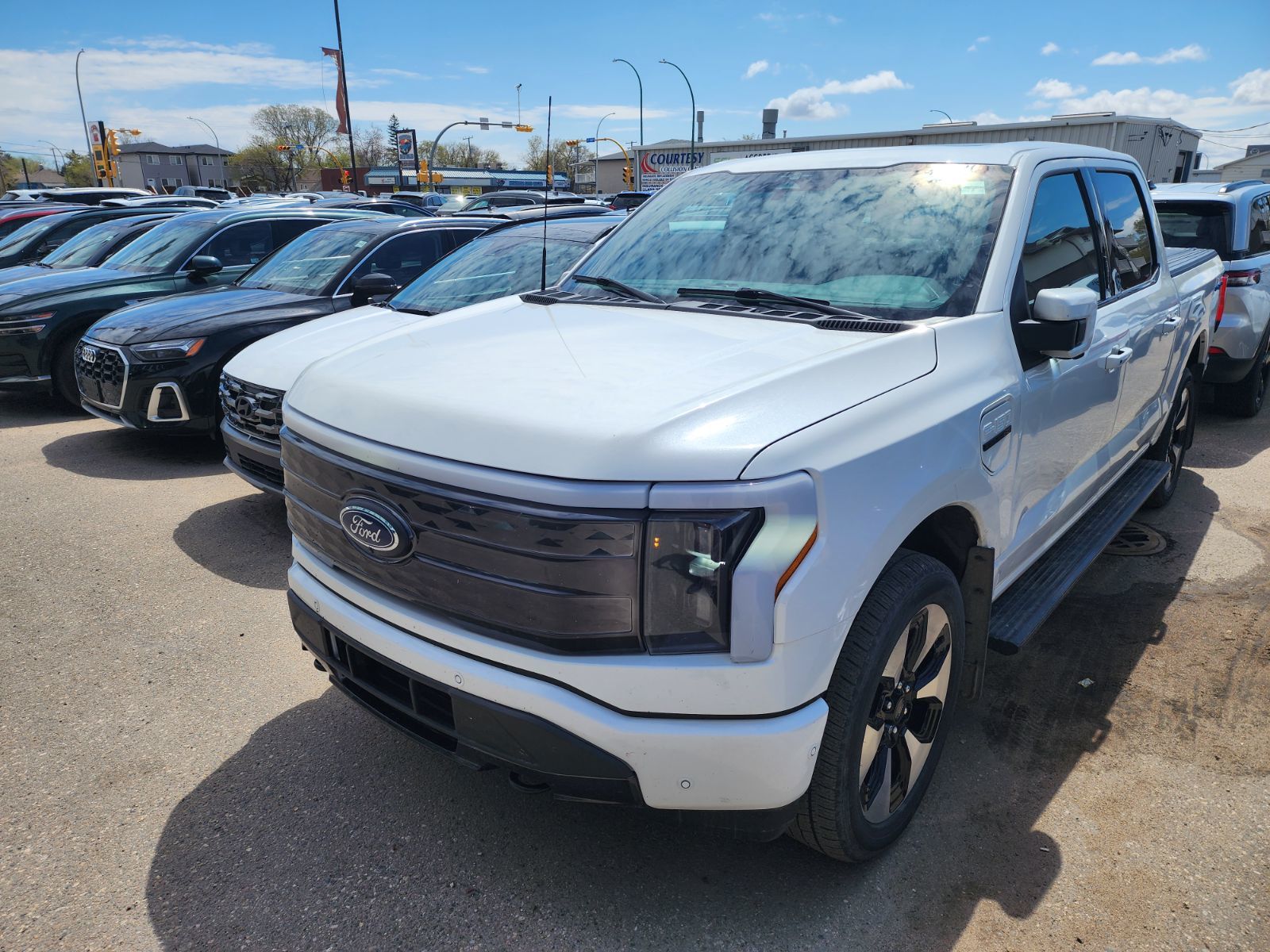 2023 Ford F-150 4x4 - SuperCrew Platinum Local Trade,