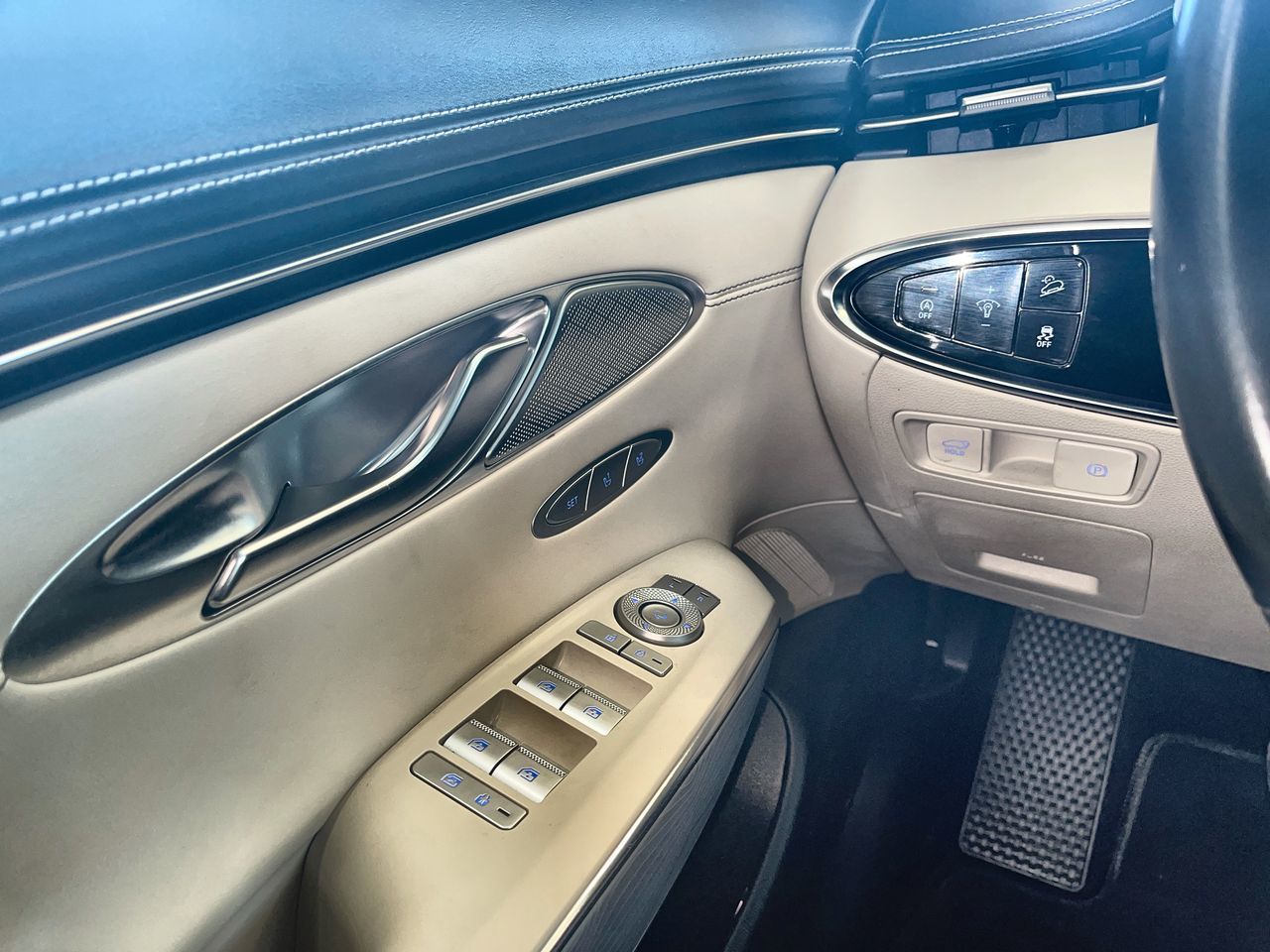 2022 GENESIS GV70 in Regina, Saskatchewan