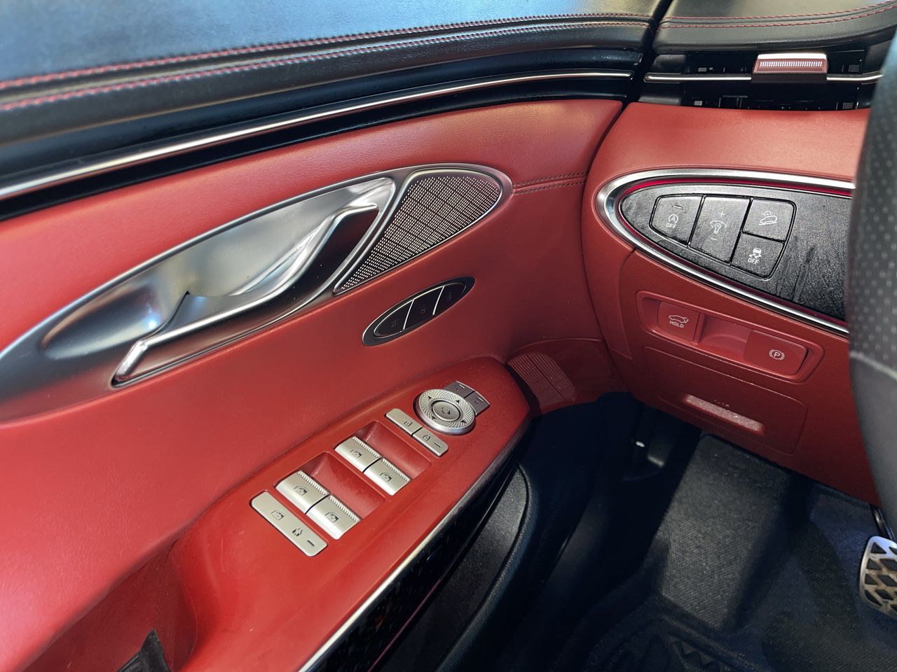 2022 GENESIS GV70 in Regina, Saskatchewan