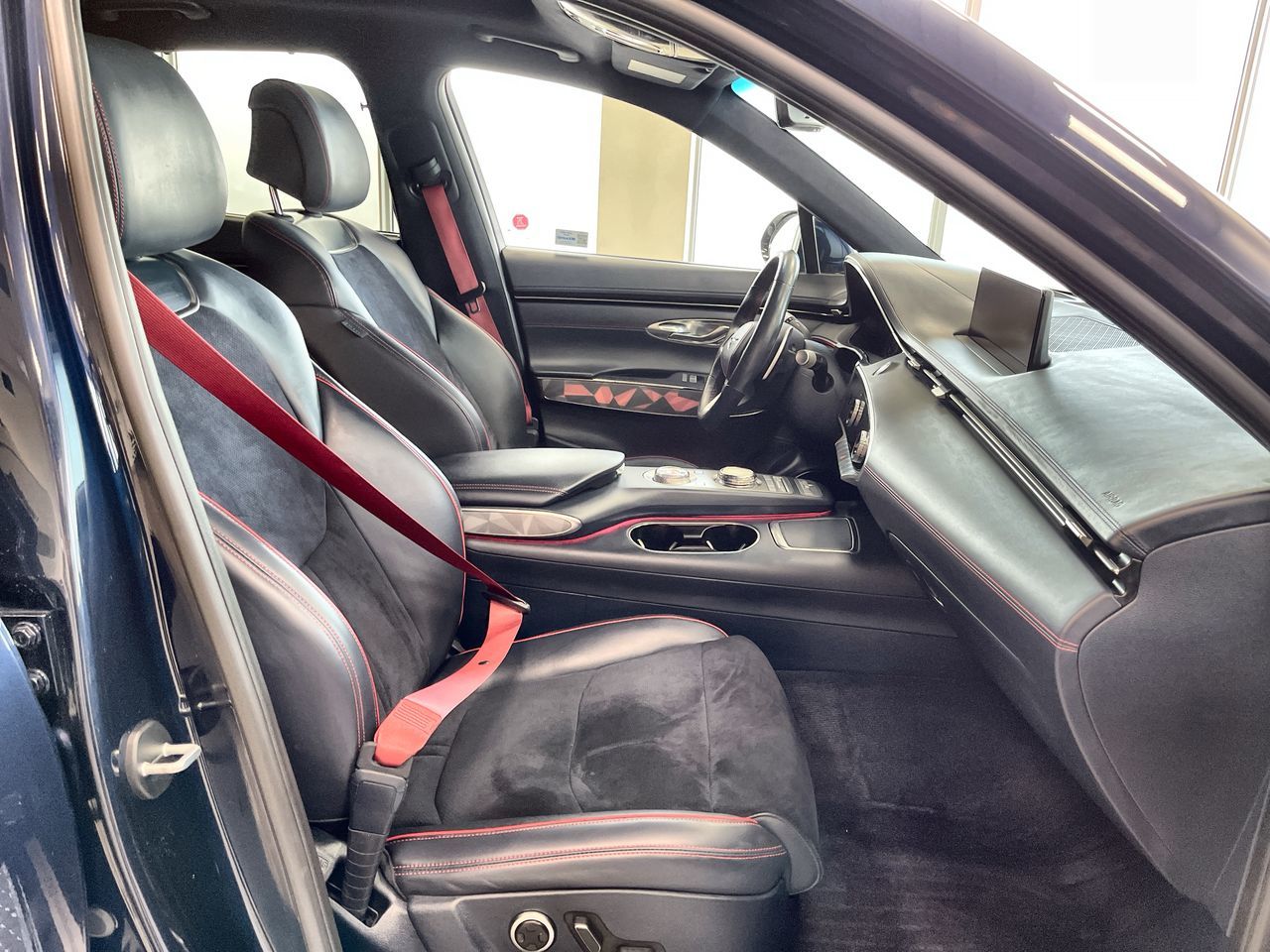 2022 GENESIS GV70