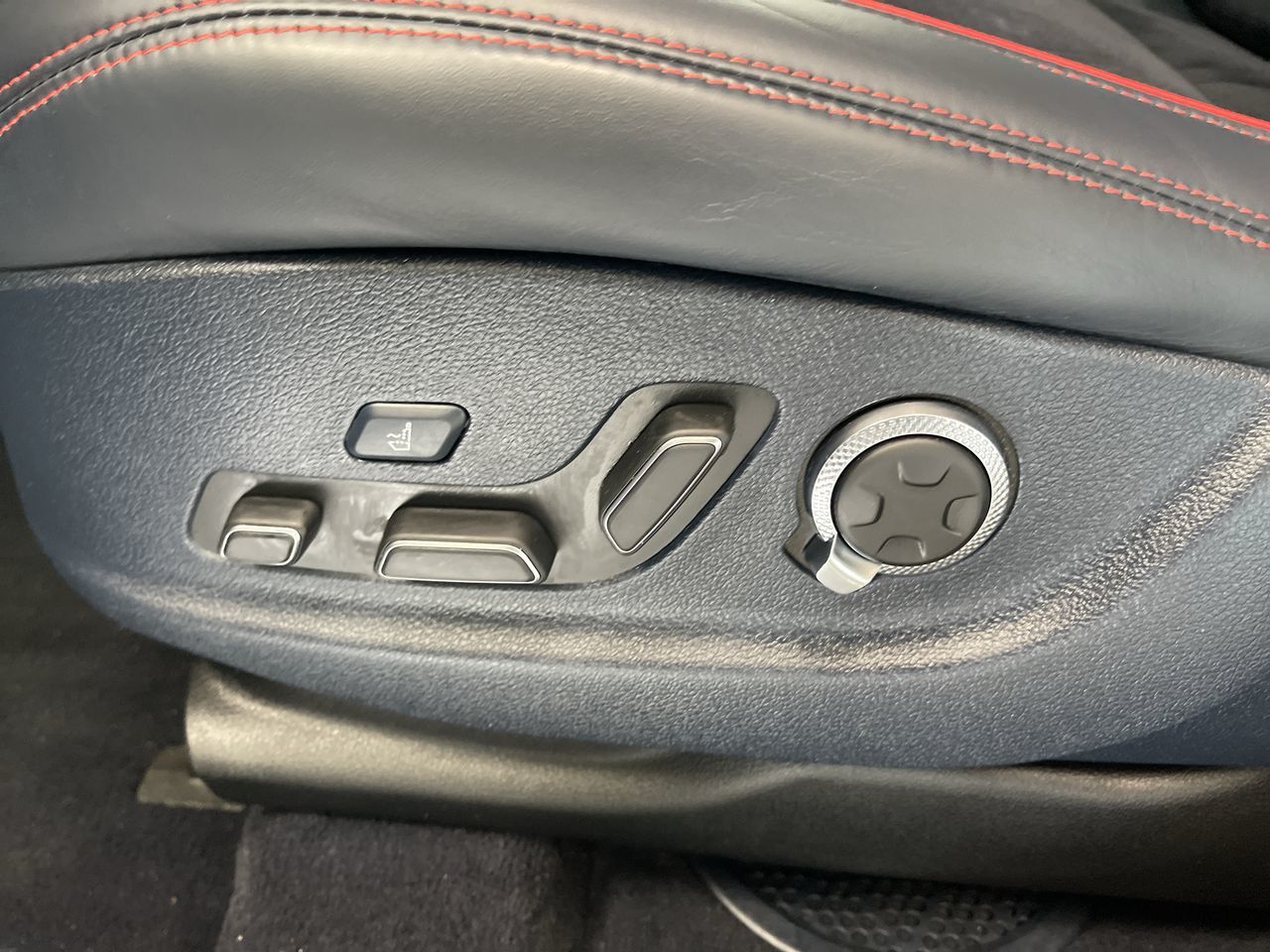 2022 GENESIS GV70