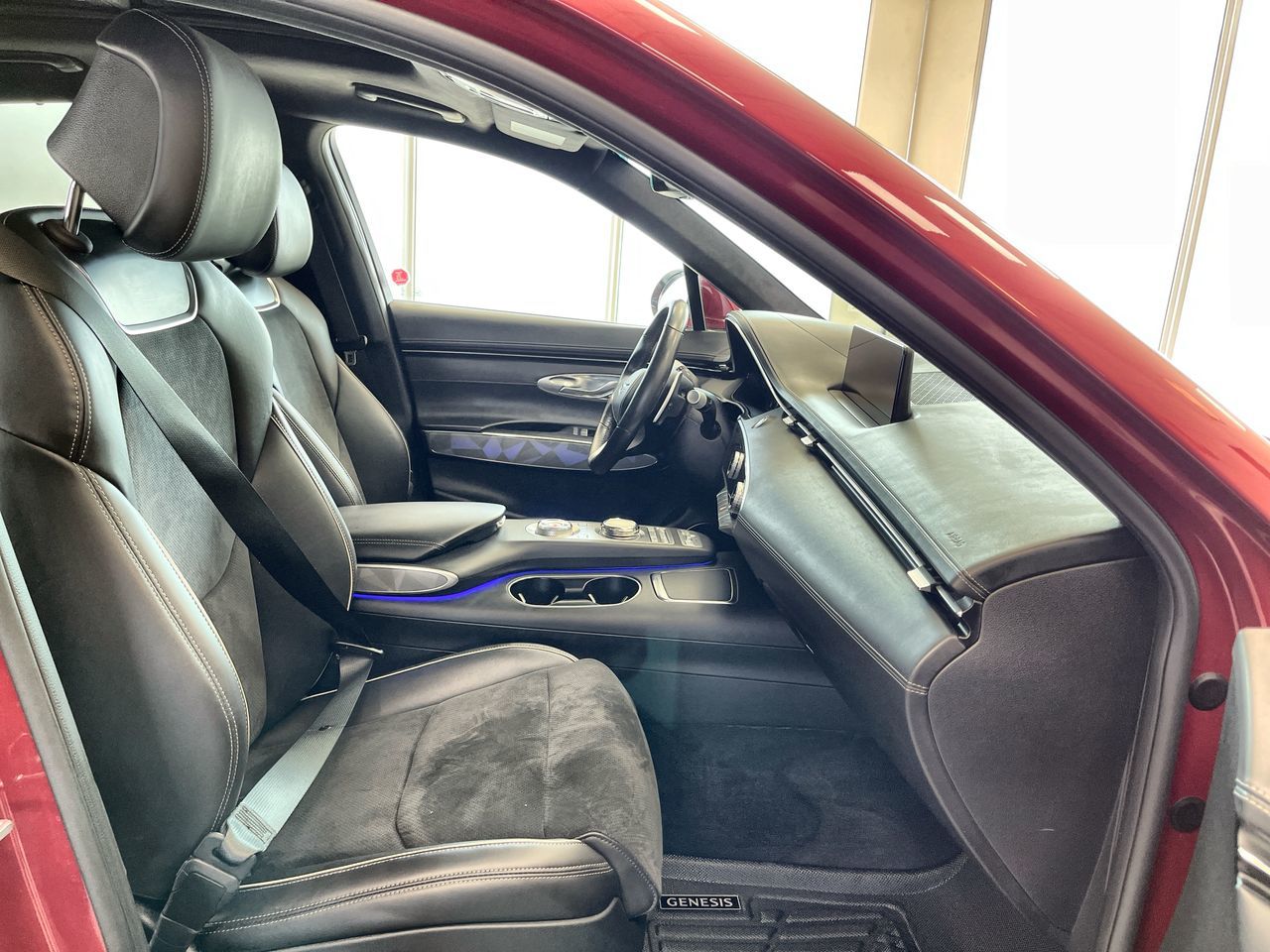 2023 GENESIS GV70