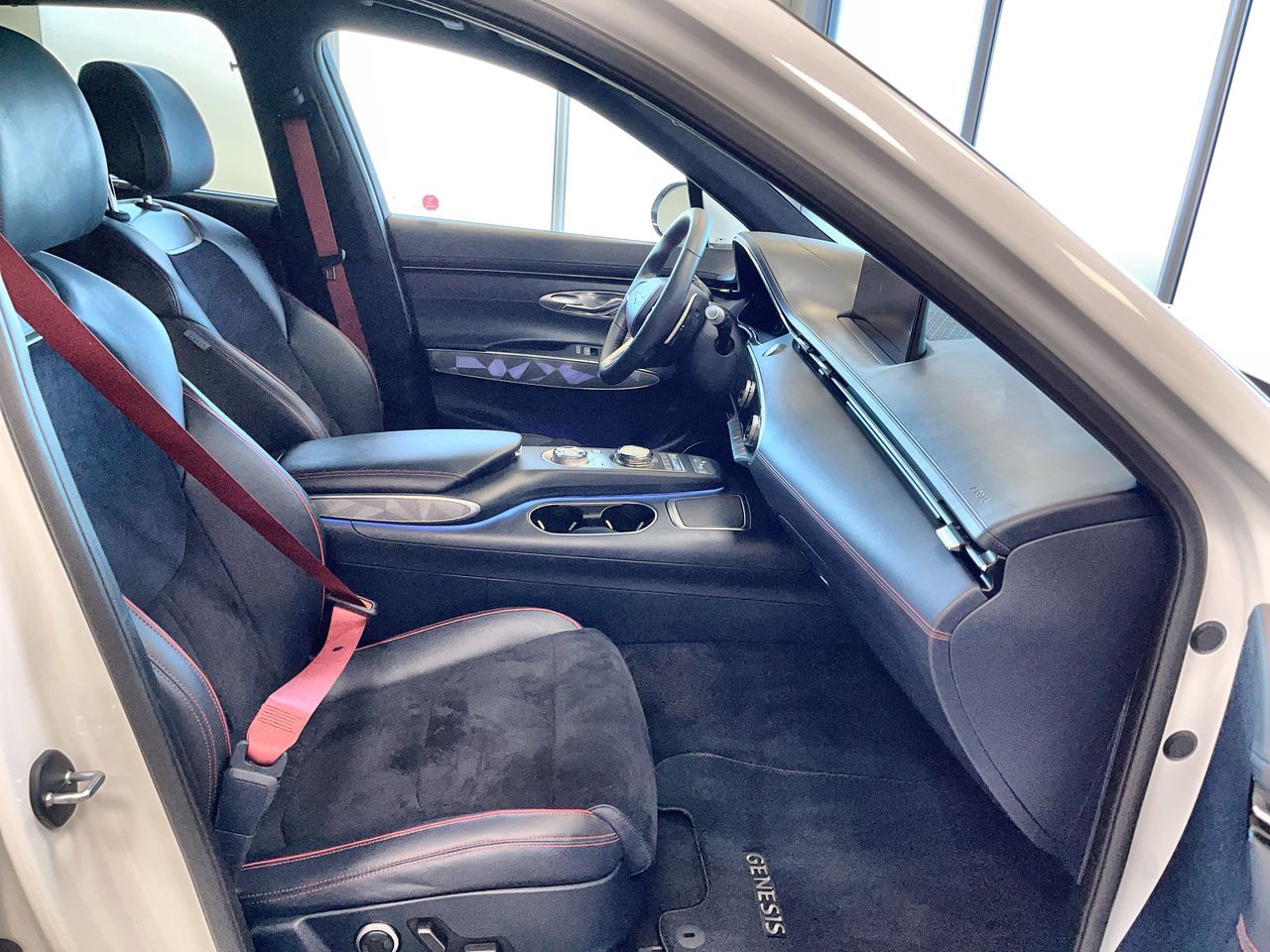 2023 GENESIS GV70