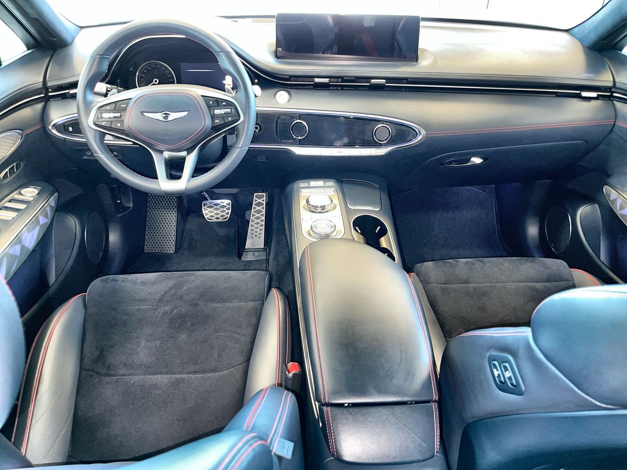 2023 GENESIS GV70