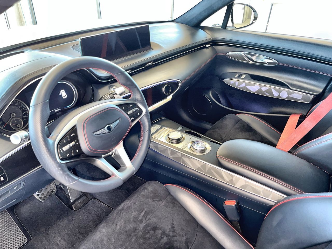 2023 GENESIS GV70