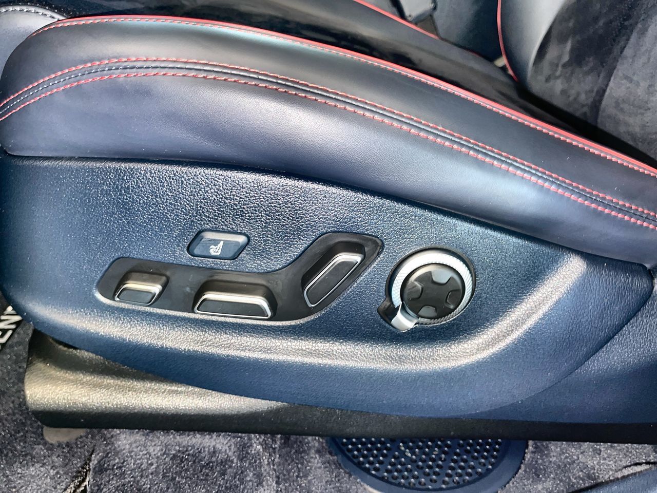 2023 GENESIS GV70