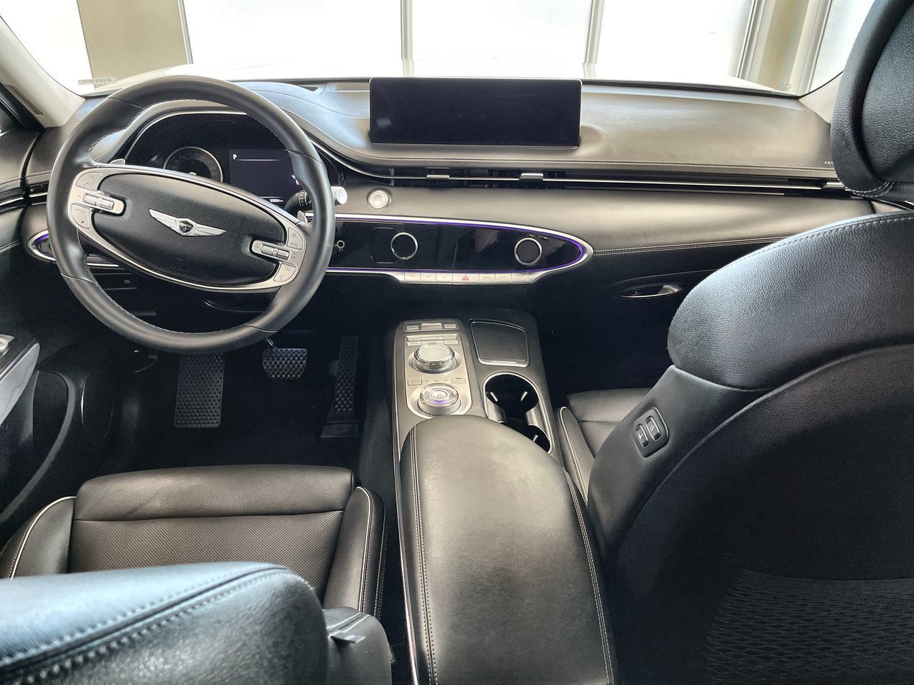 2025 GENESIS GV70