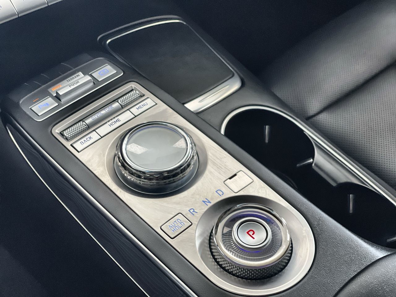 2025 GENESIS GV70