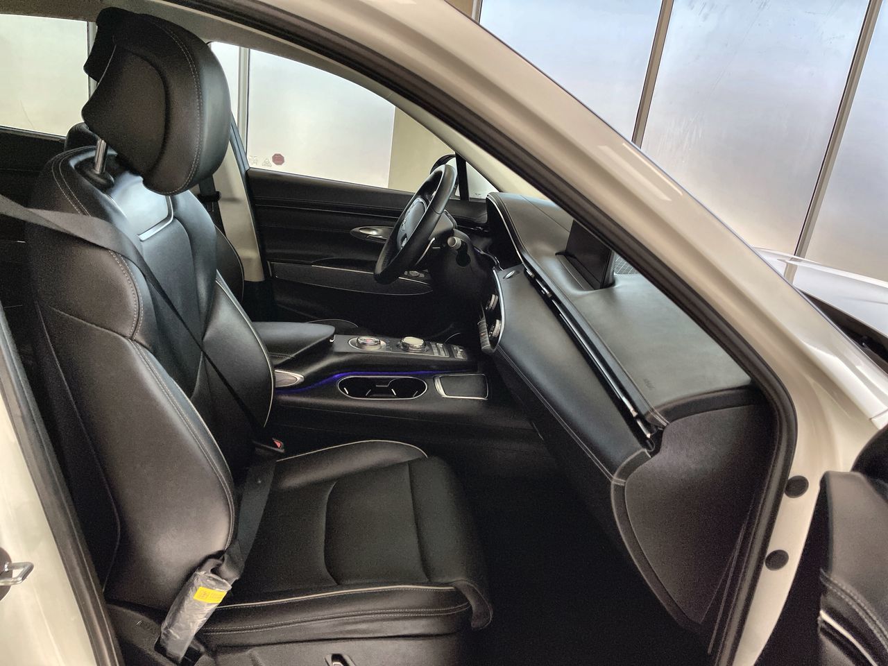 2025 GENESIS GV70