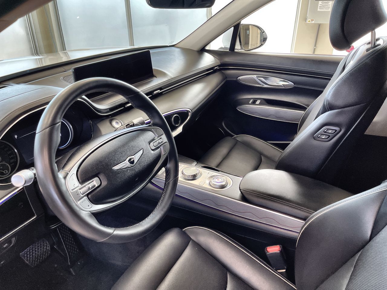 2025 GENESIS GV70