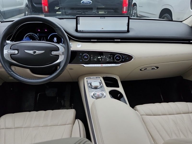 2025 GENESIS GV70