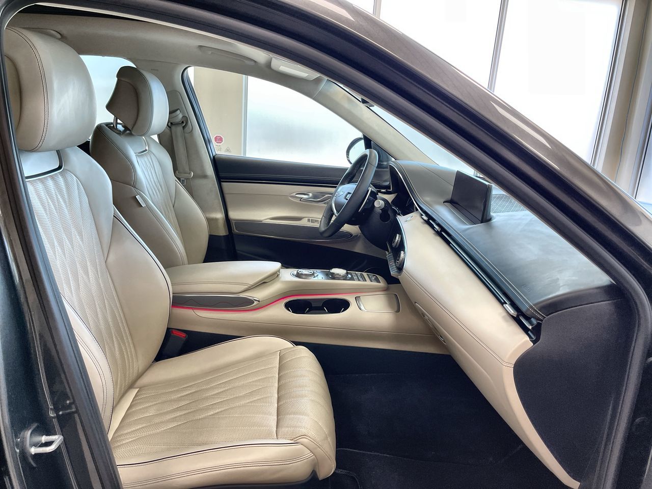 2025 GENESIS GV70