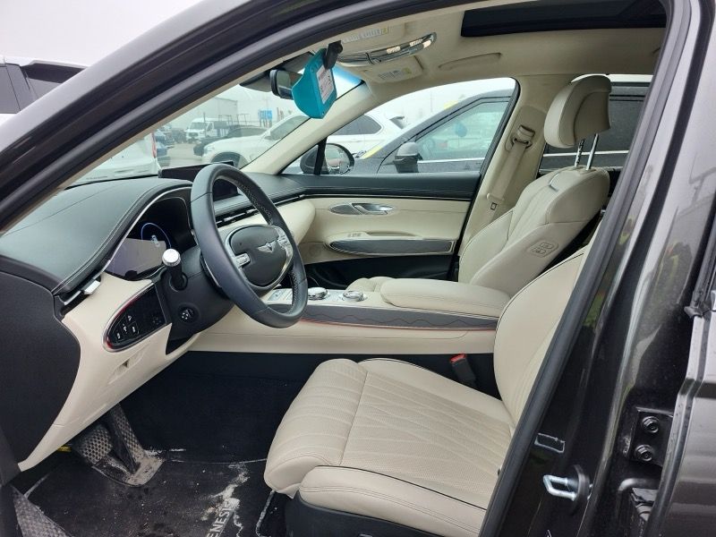 2025 GENESIS GV70
