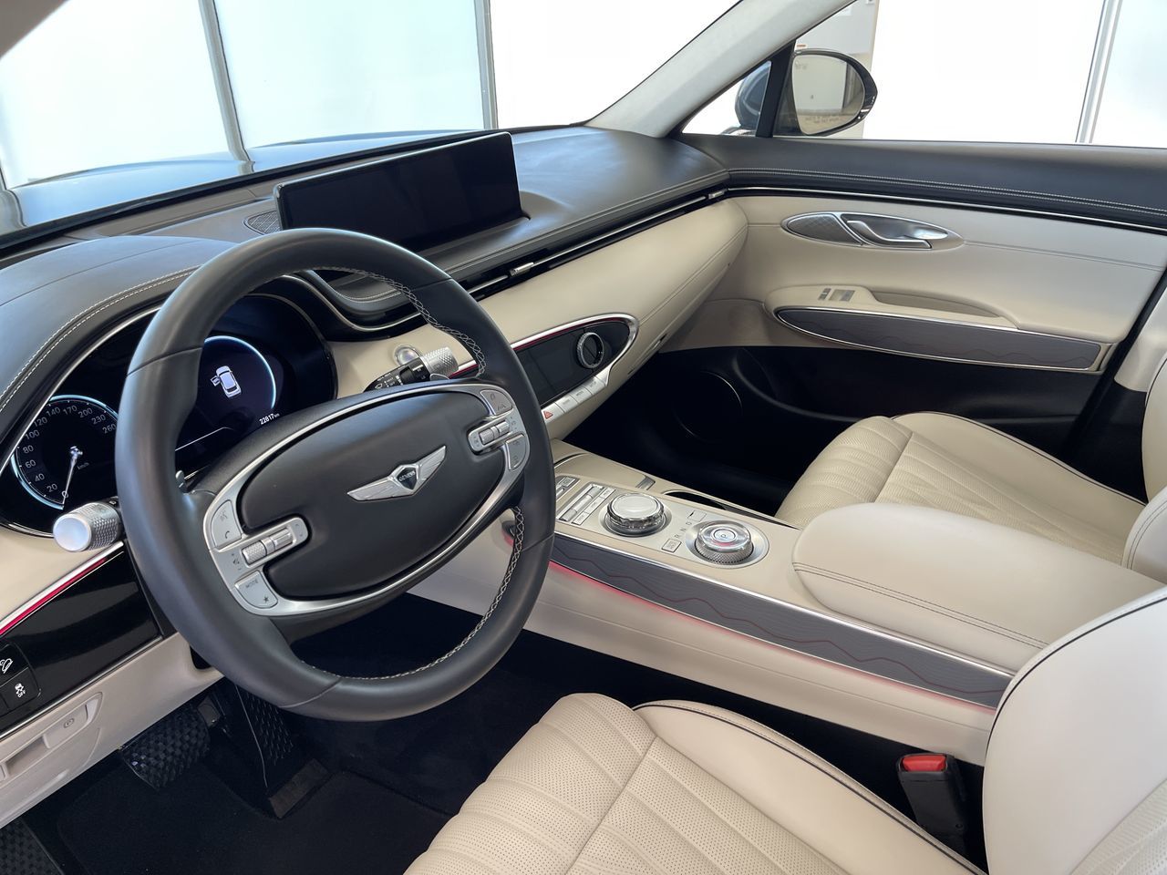 2025 GENESIS GV70