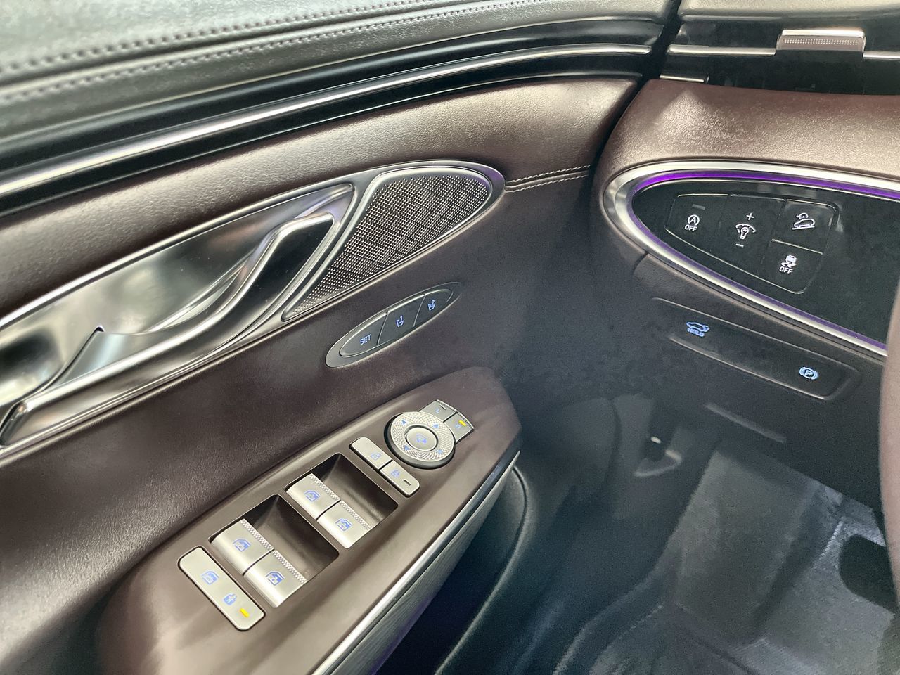 2025 GENESIS GV70