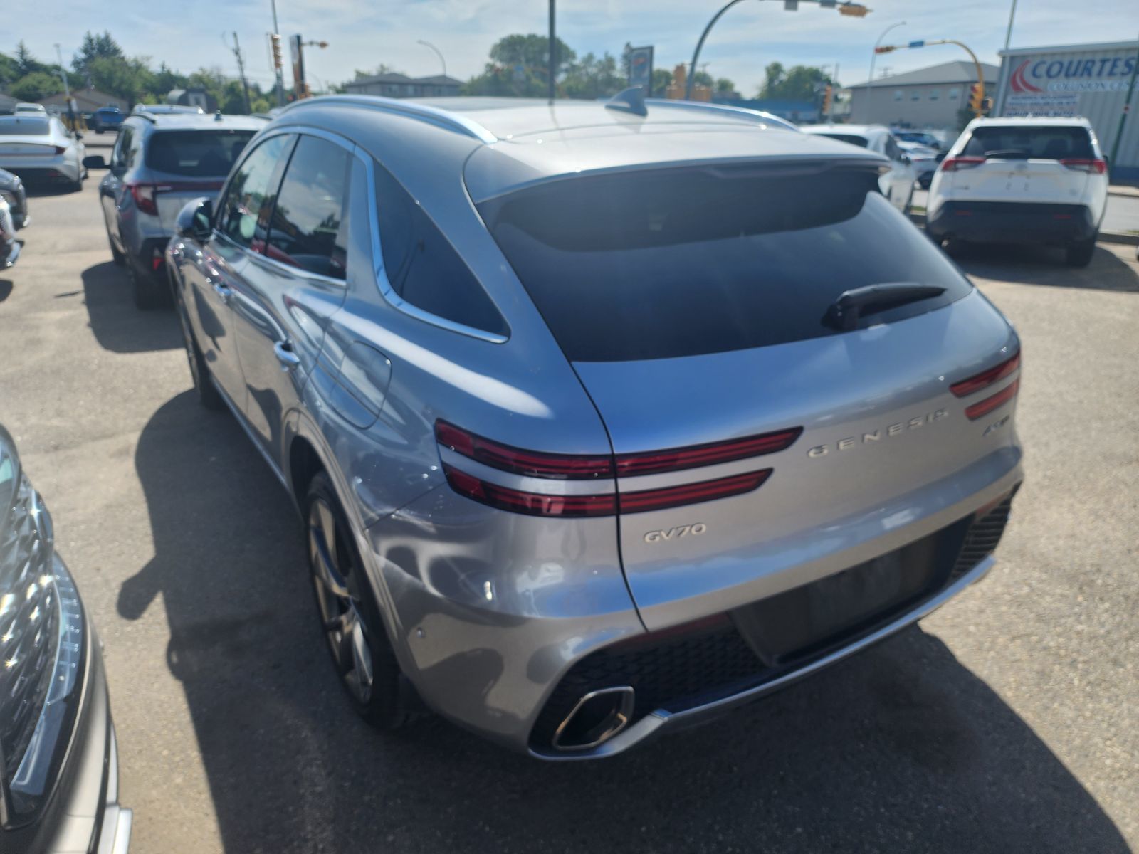 2025 GENESIS GV70