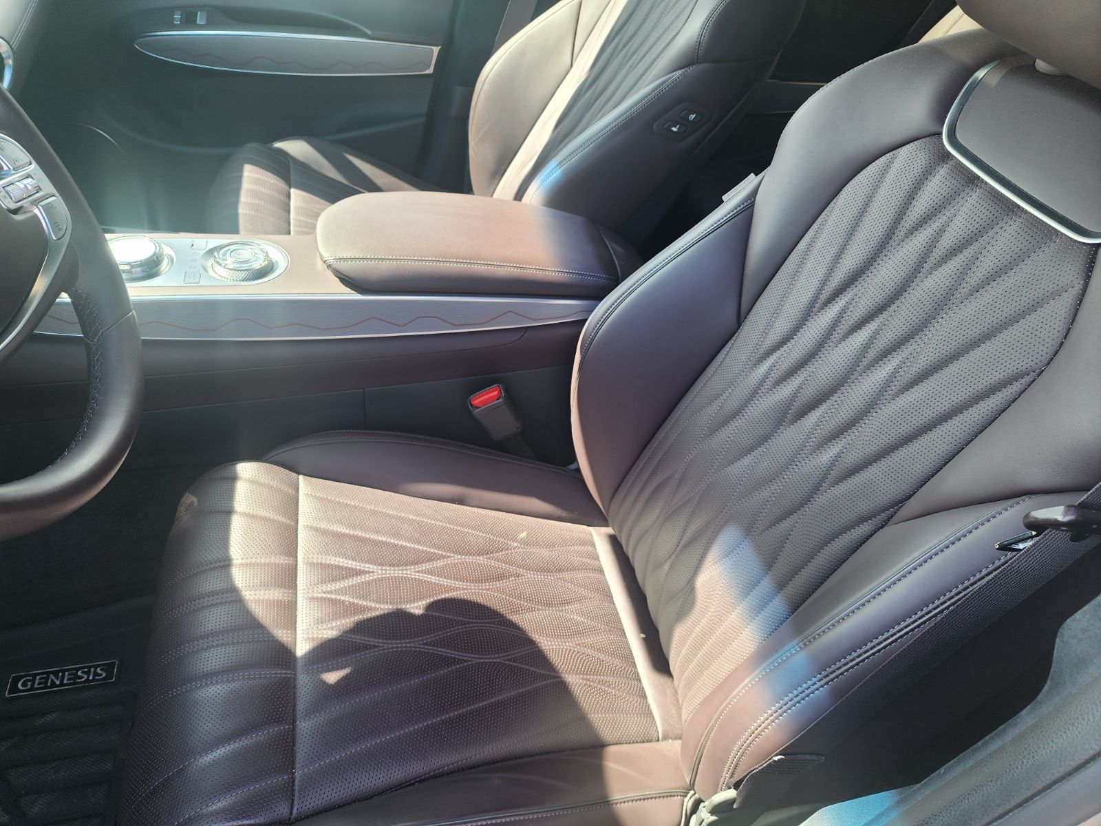 2025 GENESIS GV70