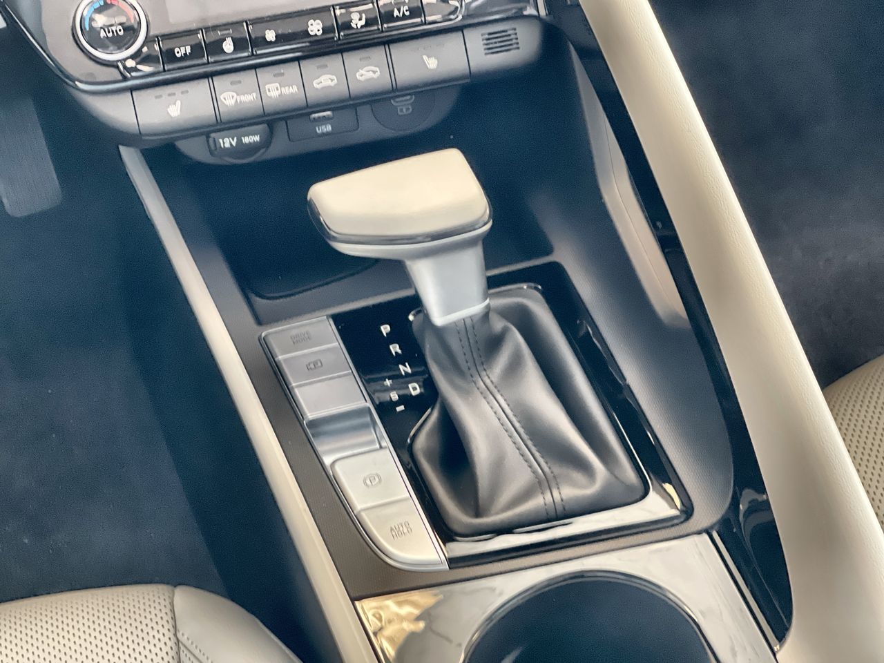 2025 Hyundai Elantra Hybrid in Regina, Saskatchewan