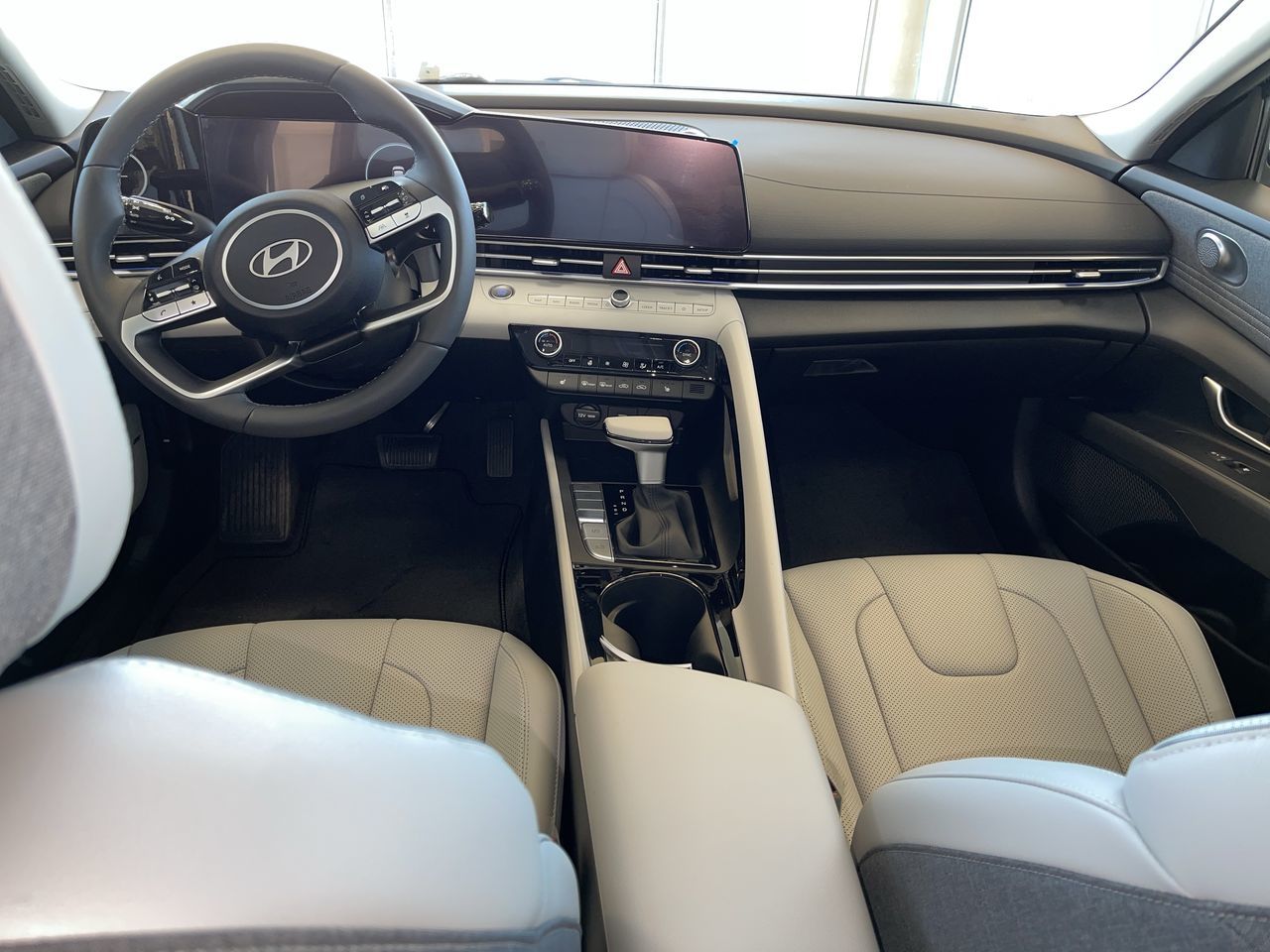 2025 Hyundai Elantra Hybrid in Regina, Saskatchewan