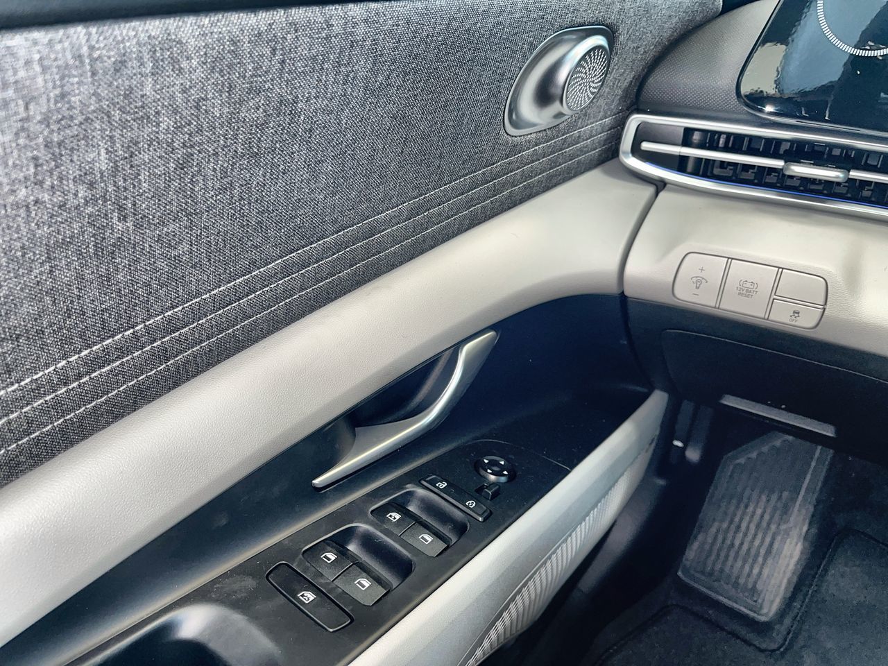 2025 Hyundai Elantra Hybrid in Regina, Saskatchewan