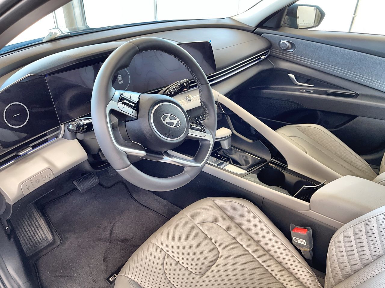 2025 Hyundai Elantra Hybrid in Regina, Saskatchewan