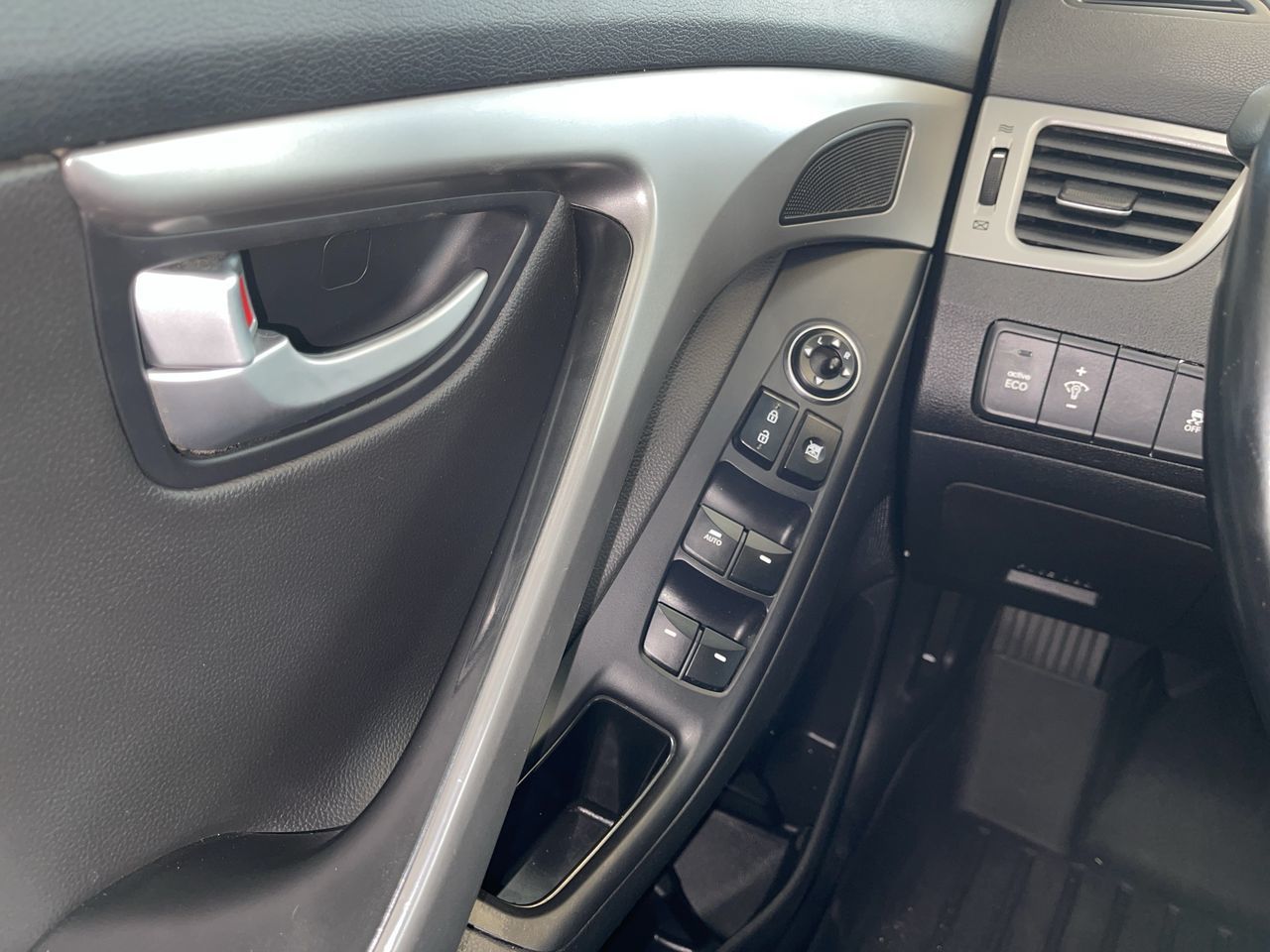 Hyundai Elantra  2014 à Regina, Saskatchewan