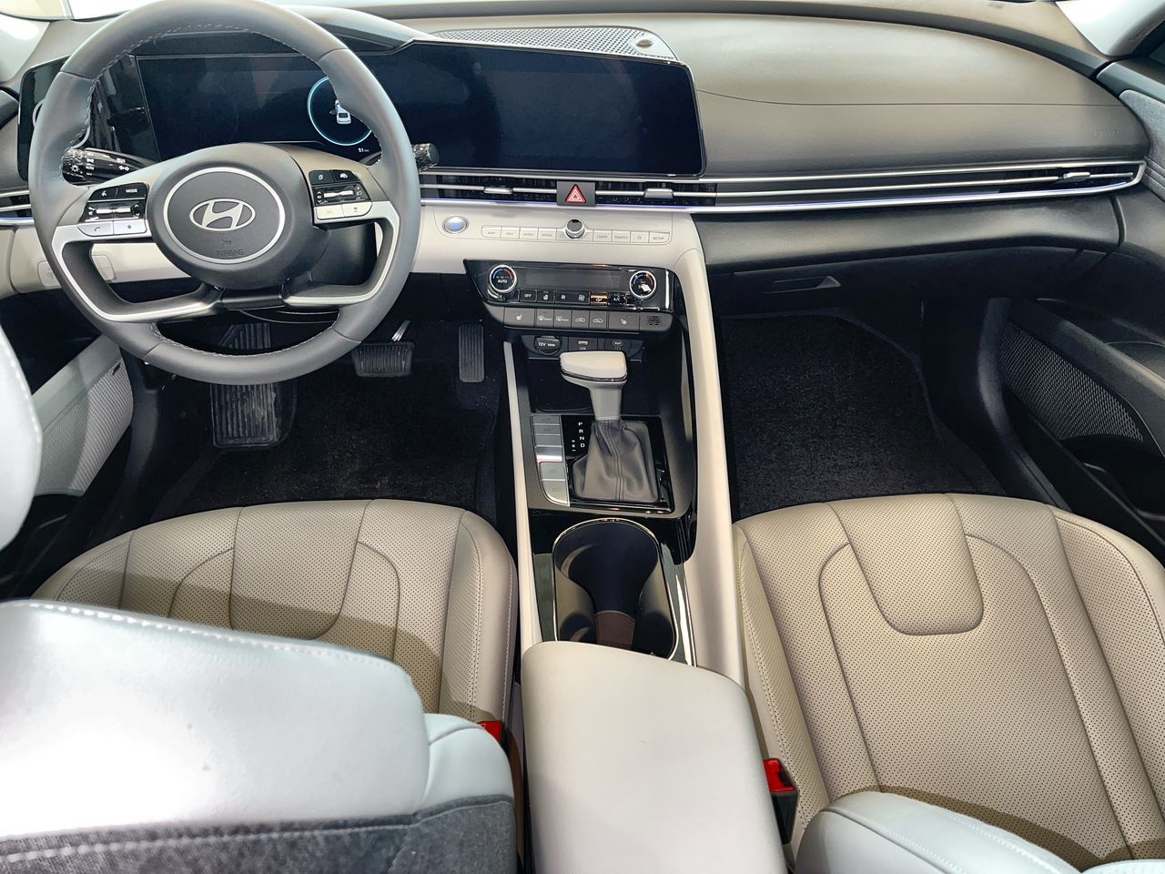 2025 Hyundai Elantra in Regina, Saskatchewan