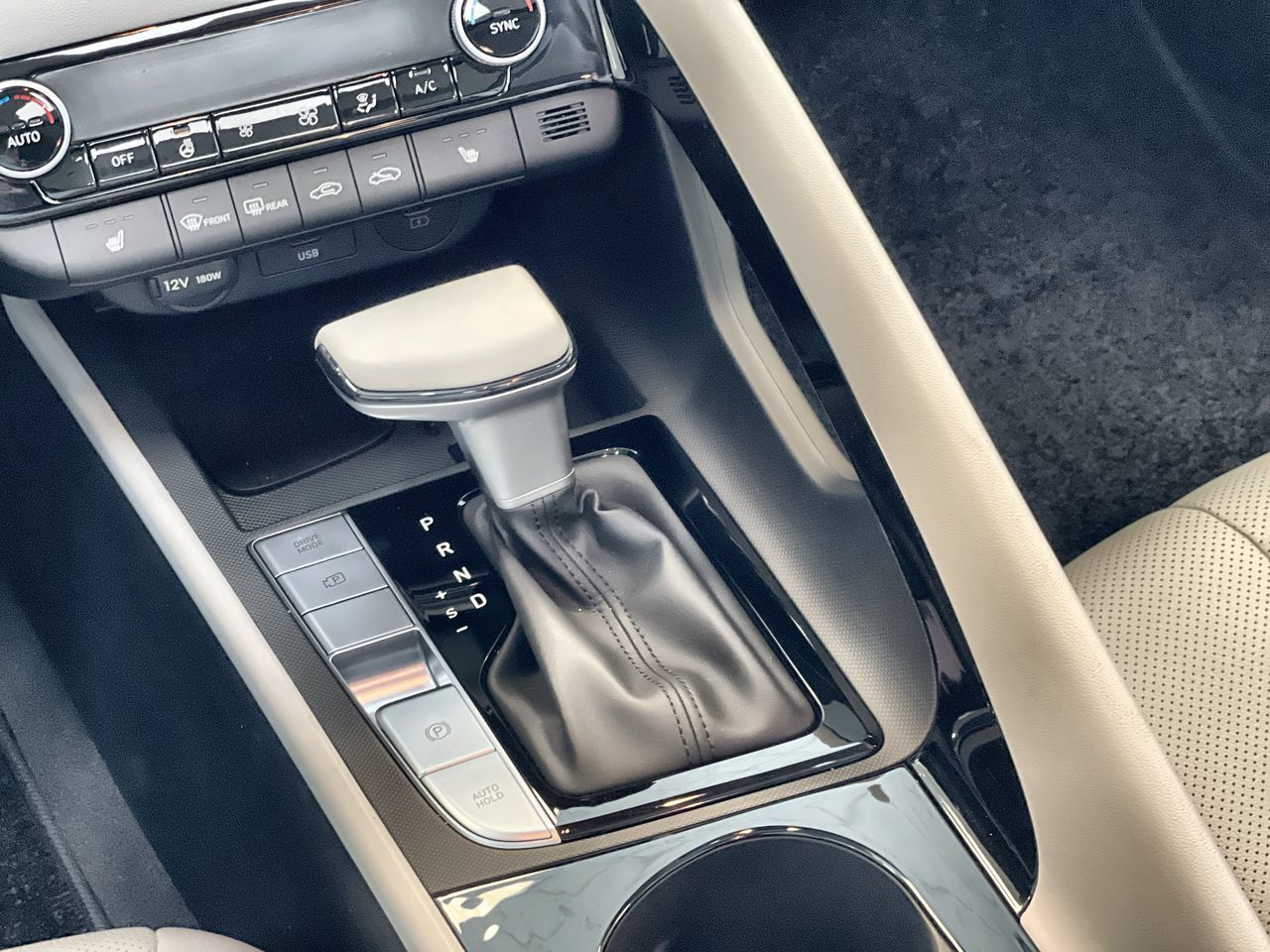 2025 Hyundai Elantra in Regina, Saskatchewan