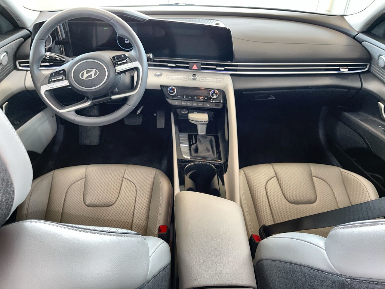 2025 Hyundai Elantra in Regina, Saskatchewan