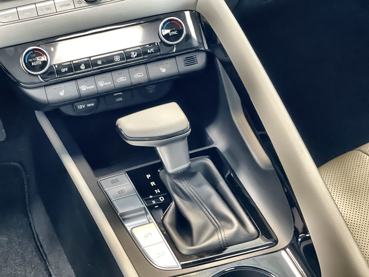 2025 Hyundai Elantra in Regina, Saskatchewan