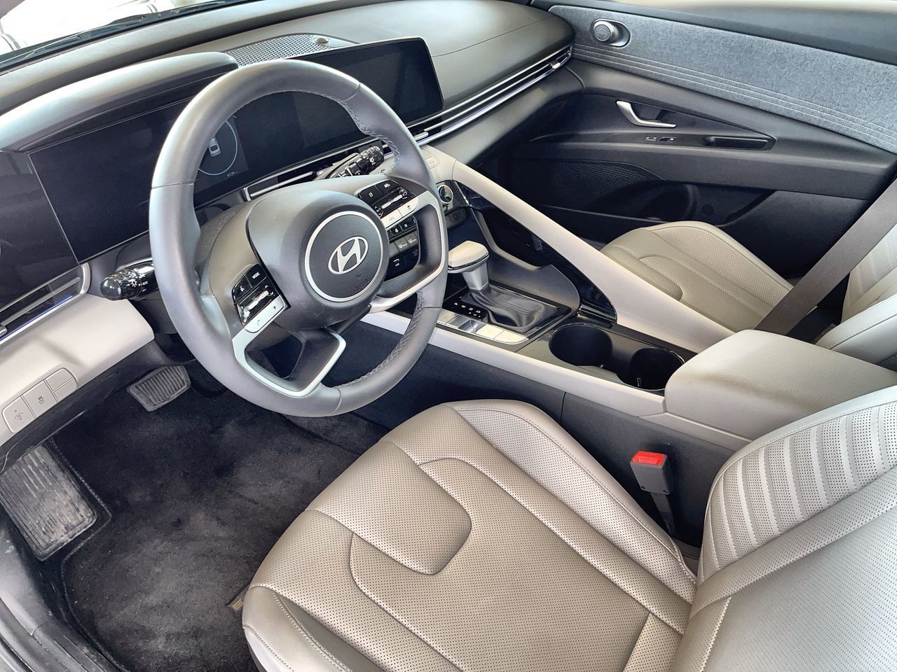 2025 Hyundai Elantra in Regina, Saskatchewan