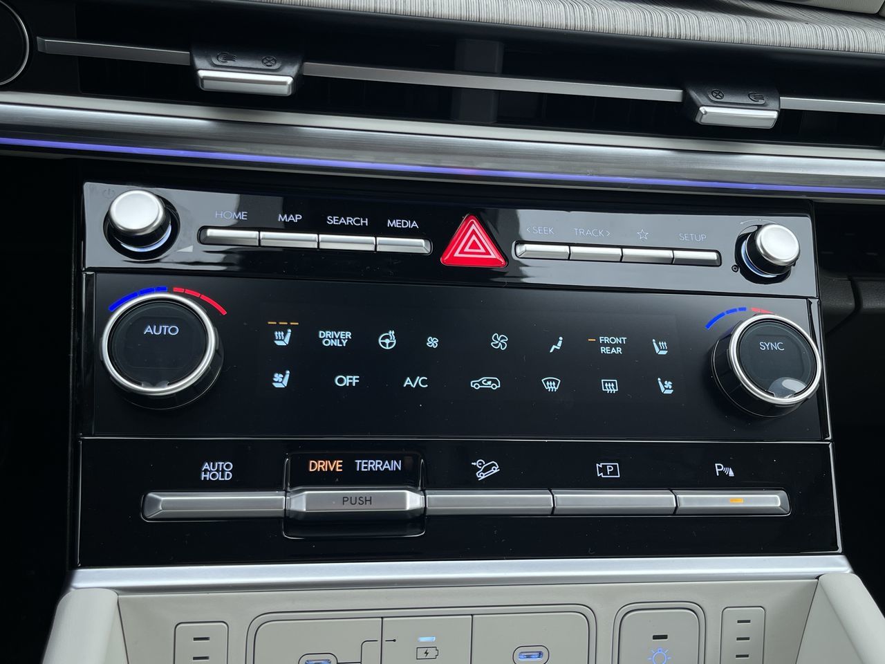 2026 Hyundai Santa Fe Hybrid