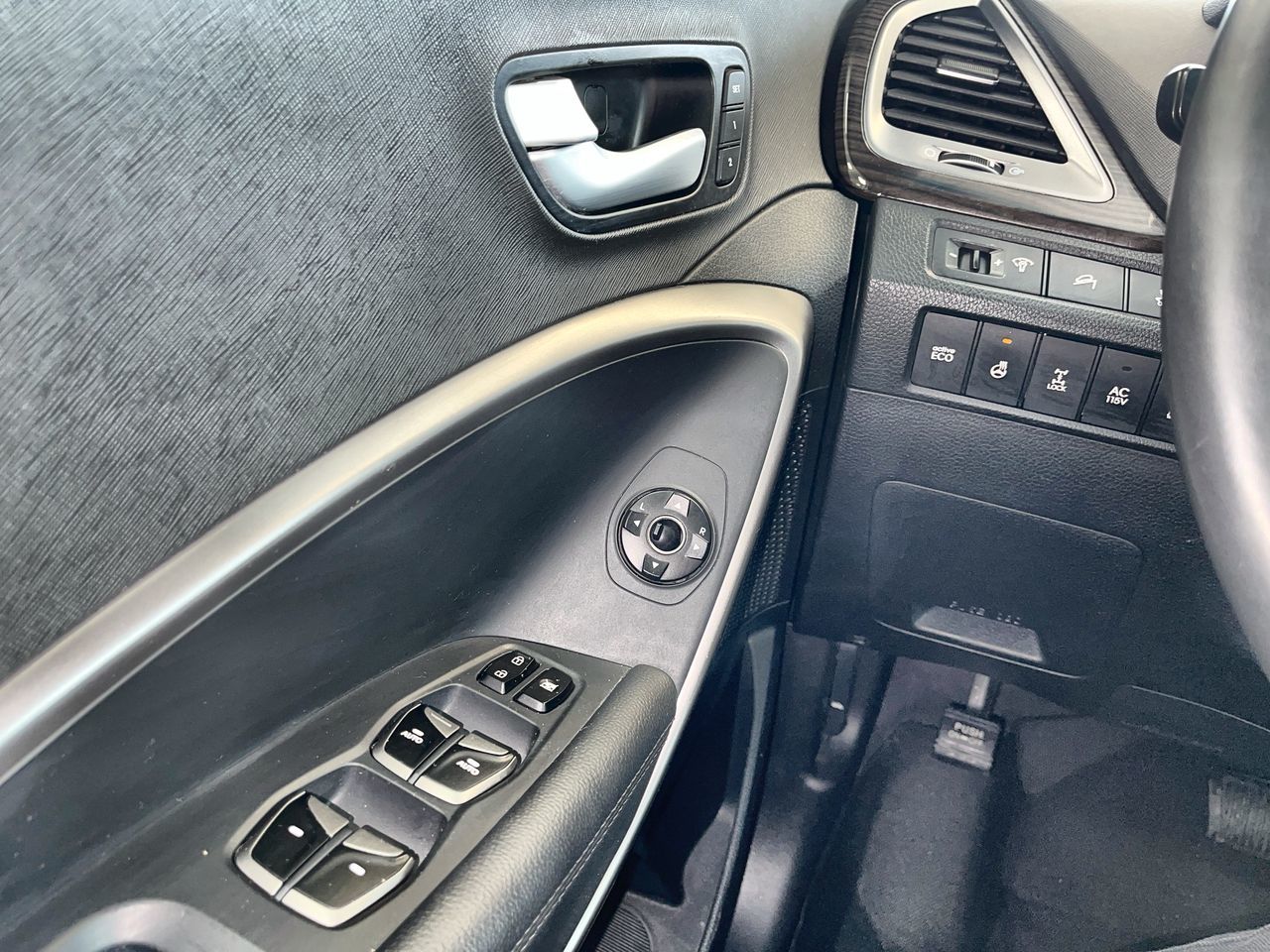 2016 Hyundai Santa Fe XL in Regina, Saskatchewan