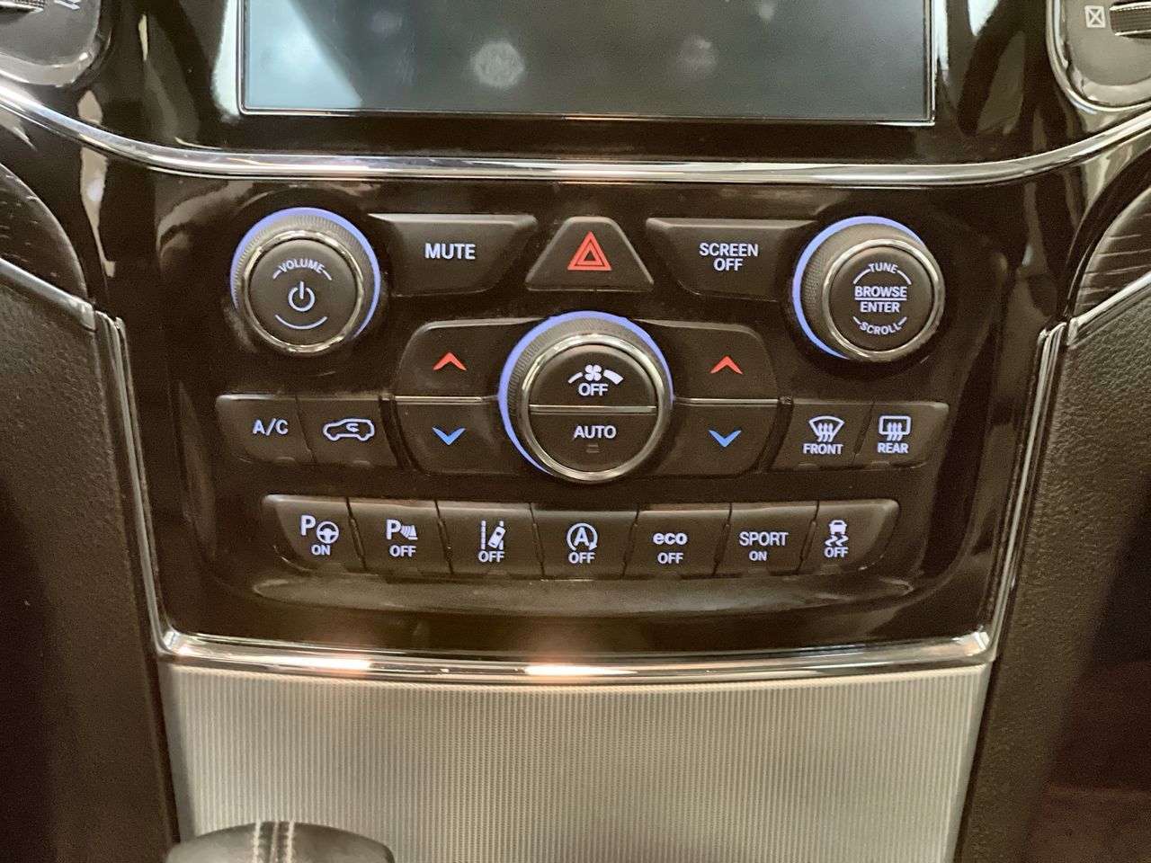 2020 Jeep Grand Cherokee 4X4 in Regina, Saskatchewan