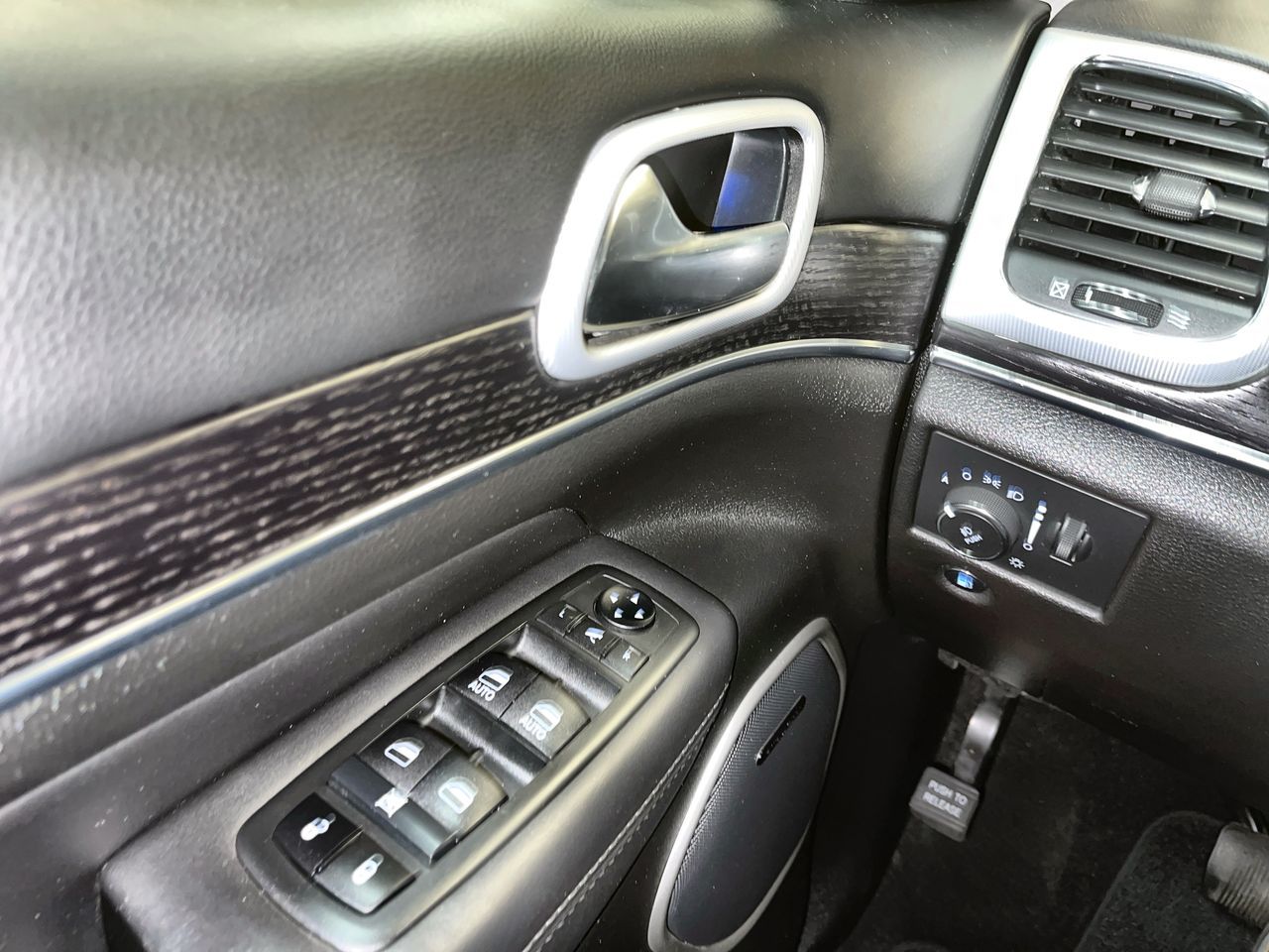 2020 Jeep Grand Cherokee 4X4 in Regina, Saskatchewan