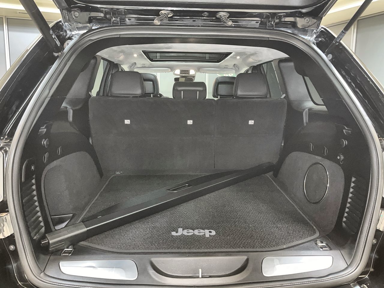 2020 Jeep Grand Cherokee 4X4 in Regina, Saskatchewan