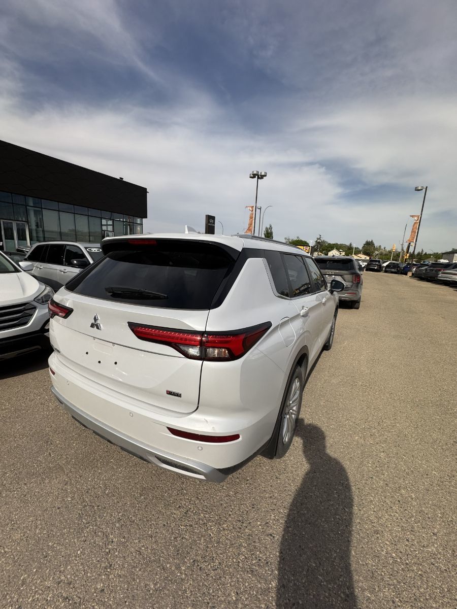 2024 Mitsubishi Outlander in Regina, Saskatchewan