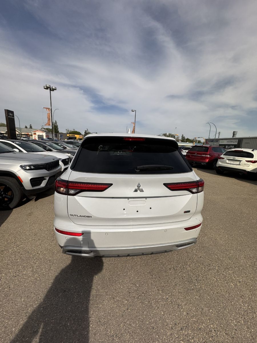 2024 Mitsubishi Outlander in Regina, Saskatchewan