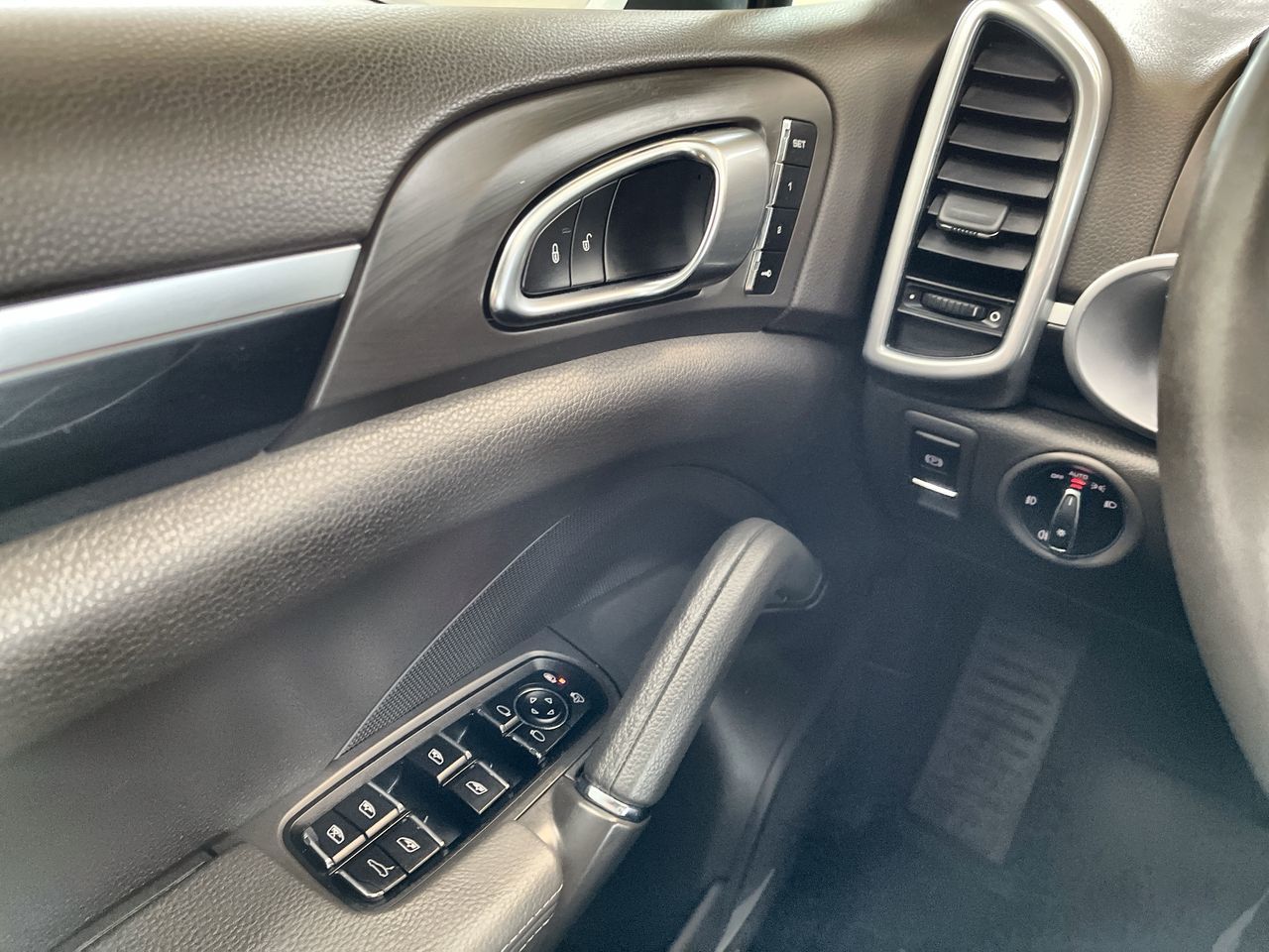 2016 Porsche Cayenne in Regina, Saskatchewan