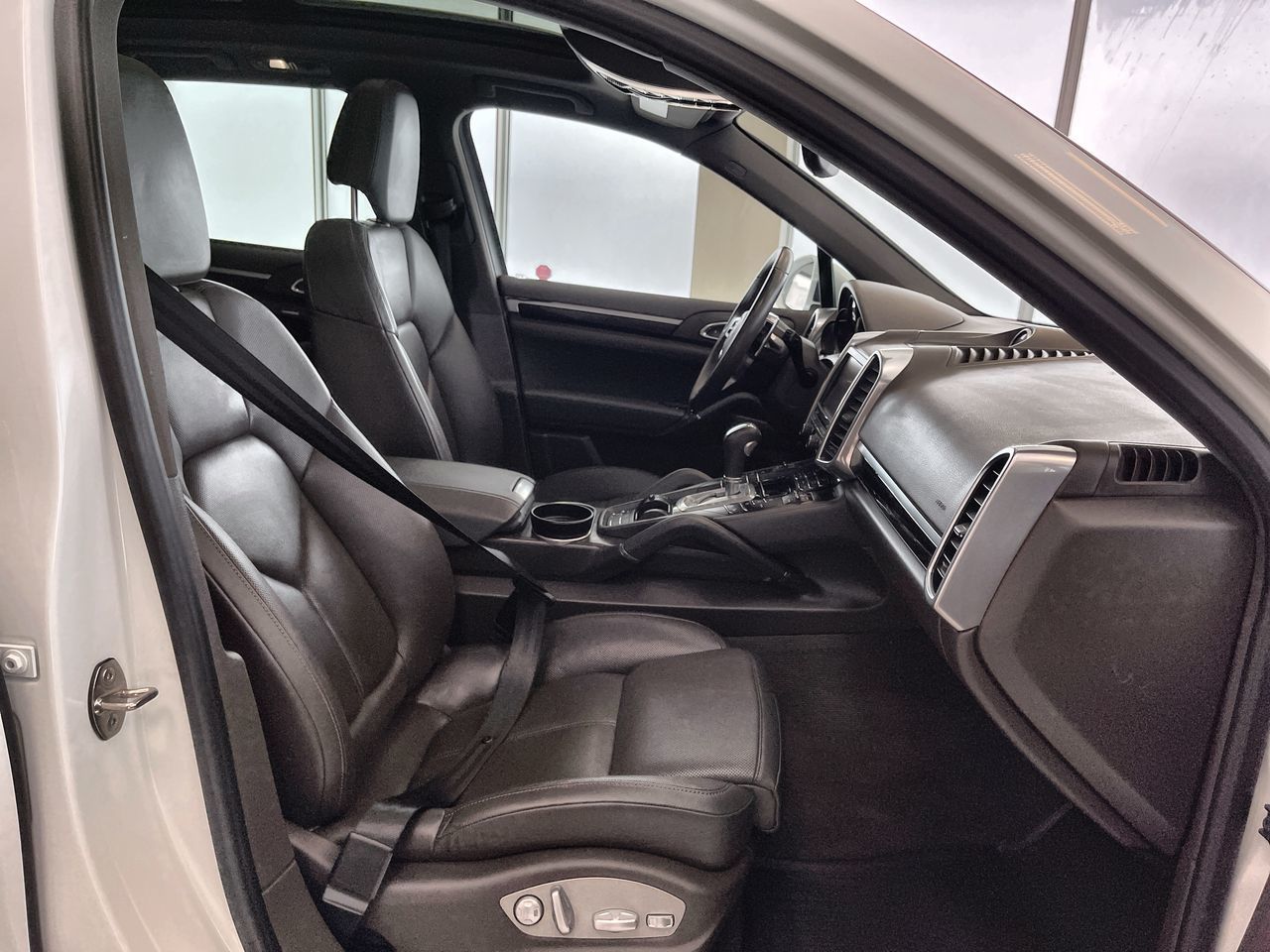 2016 Porsche Cayenne in Regina, Saskatchewan