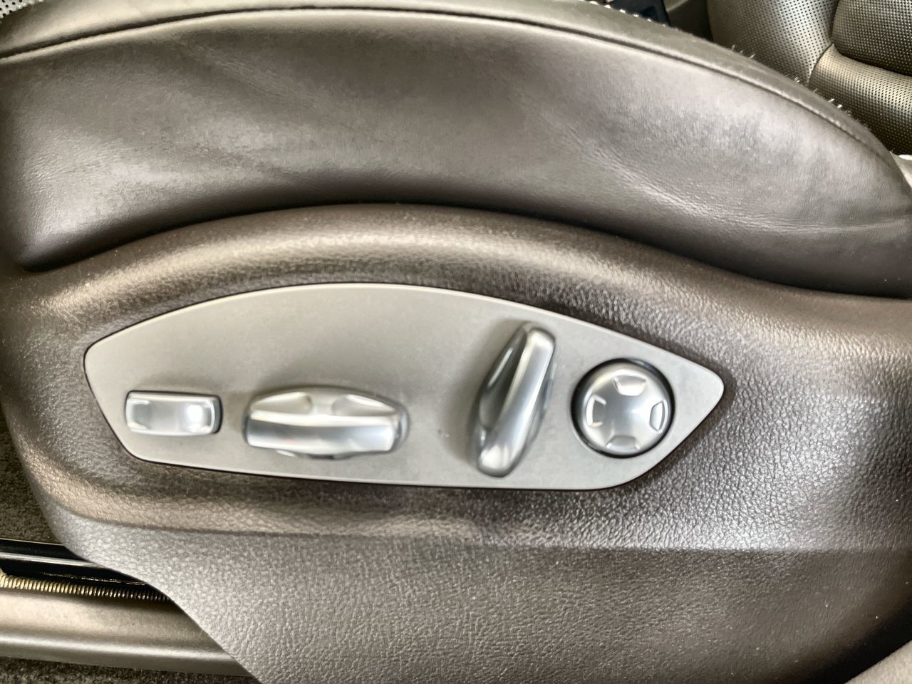 2016 Porsche Cayenne in Regina, Saskatchewan