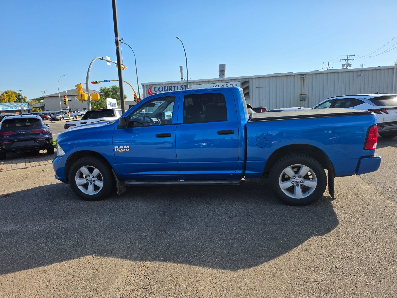 2023 Ram RAM 1500 Classic Crew Cab 4x4 (DS)