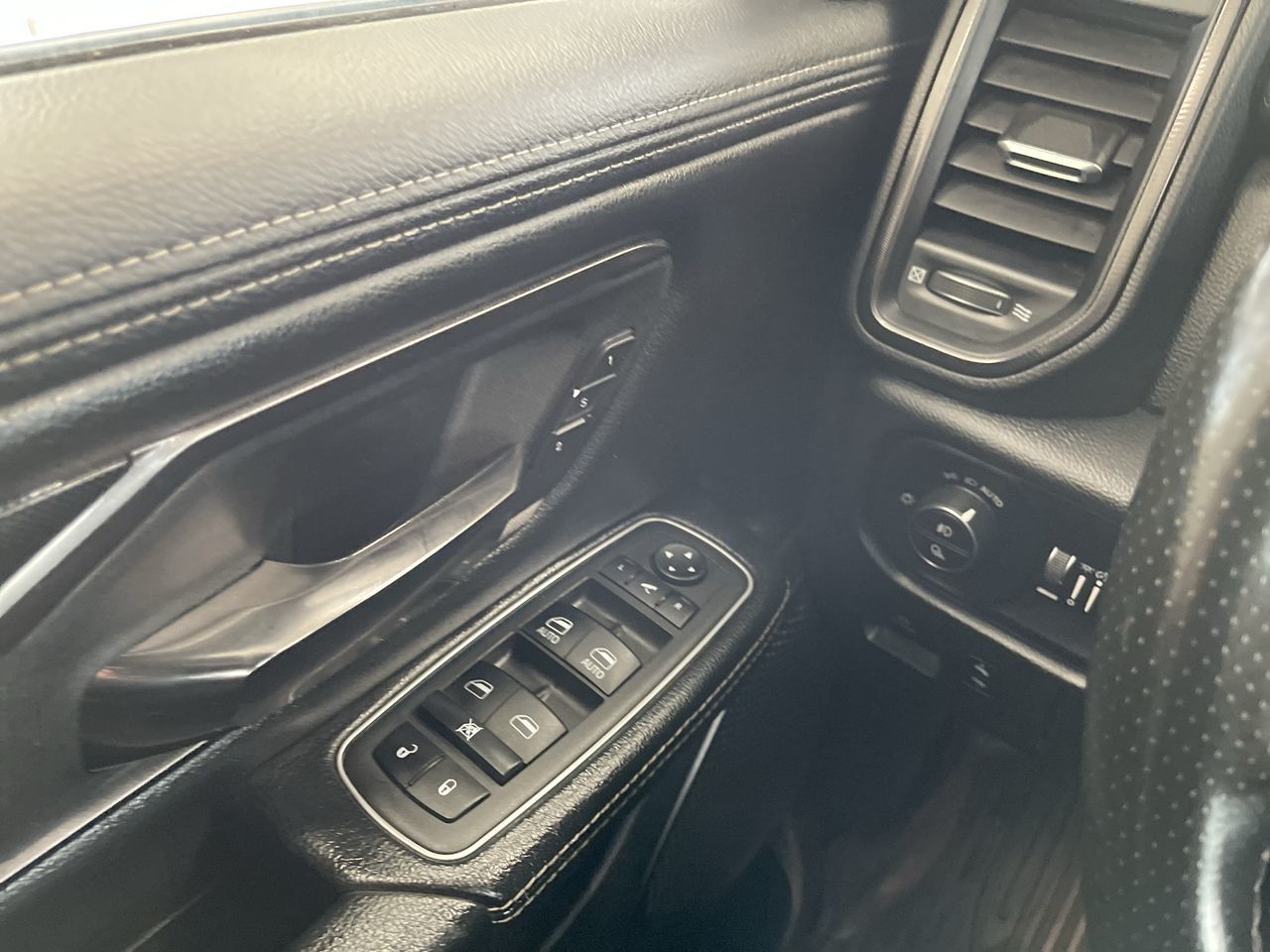 2022 Ram RAM 1500 Crew Cab 4x4 (DT)