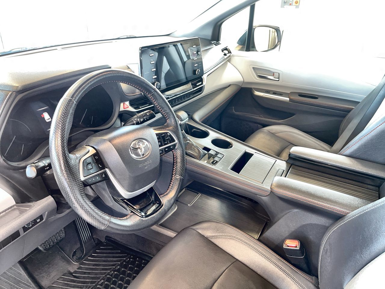 2022 Toyota Sienna Hybrid